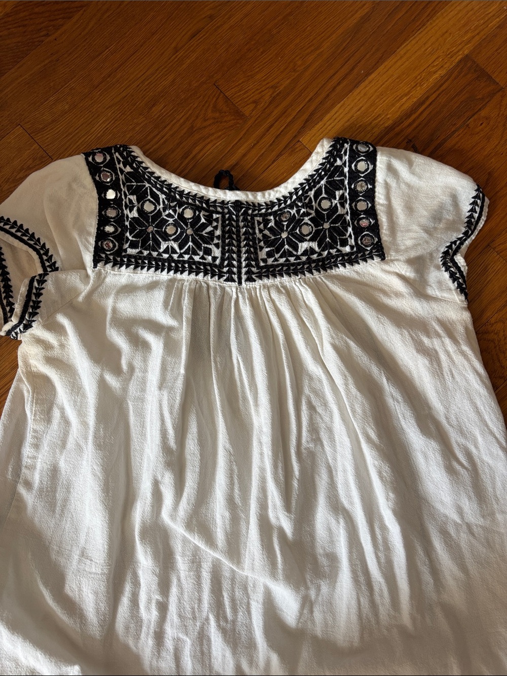 Star Mela White Tunic Top with Black Embroidery - Picture 5 of 6